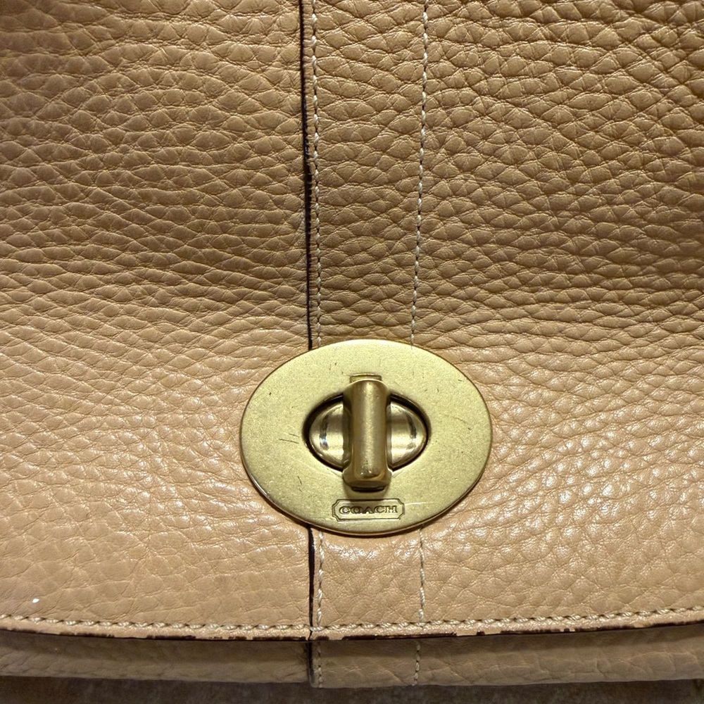 Vintage Coach Leather Shoulder Bag - Picture 2 of 7